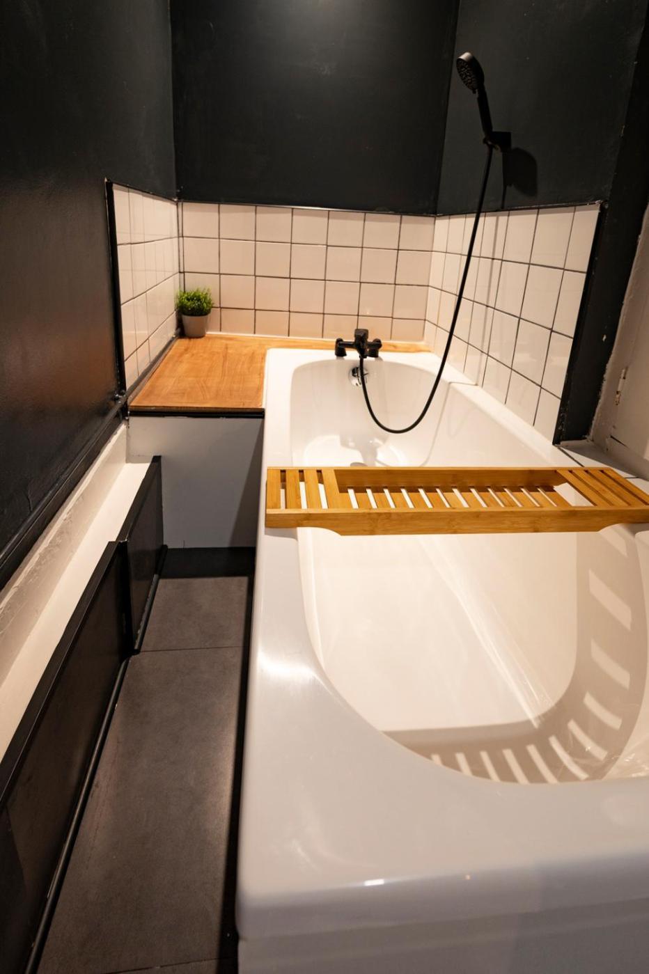 Appartement Spacieux Et Elegant Avec Jardin Montivilliers Esterno foto